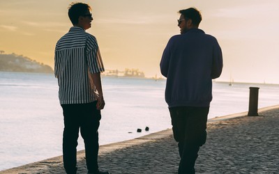 Melgazzo e Copini reconectam trajetórias em “The Language”, EP que celebra a música como linguagem universal