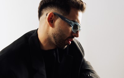 Adam Sellouk estreia no CAOS em abril em noite que reúne diferentes talentos da música eletrônica