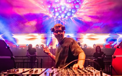 AME confia em KLBR para moldar a vibração inicial da pista do seu 7º aniversário