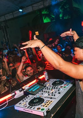 6 coletivos que estão impulsionando a cena eletrônica brasileira