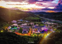 O maior carnaval eletrônico do Brasil: Ame Laroc Festival retorna em 1 mês com Above & Beyond, Steve Angello, Miss Monique, Dom Dolla e muito mais