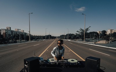 Camila Jun estreia série de live sets com tecnologia inovadora em Brasília neste domingo (23)