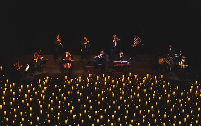 À luz de velas, conheça Candlelight Dance, concerto em SP com os maiores hits da dance music