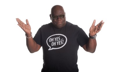 Carl Cox pede que fãs se vacinem contra a Covid-19