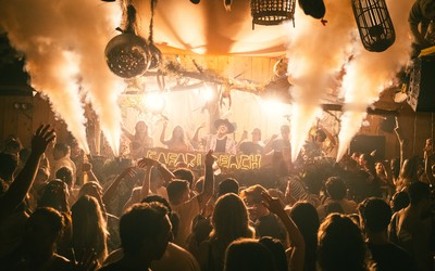 Safari Beach Jurerê celebra feriado com DJ francês Apache