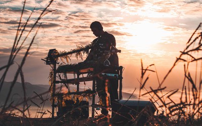 Ed Lopes apresenta live set acima das nuvens com vista deslumbrante