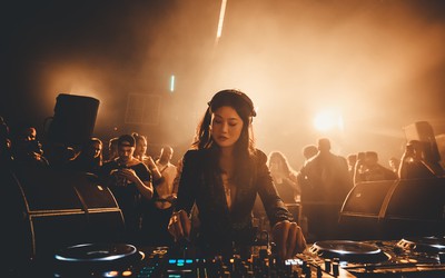3 anos após sua última tour, Eli Iwasa embarca para Europa para 4 shows
