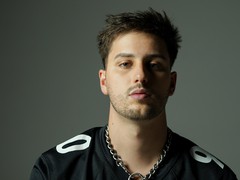 No topo do prédio mais alto da América do Sul, Annëto faz primeira gig internacional do ano