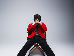 Ácido, acelerado e enérgico, HeyDoc! chega à gravadora internacional Low Ceiling com "Frequencies"