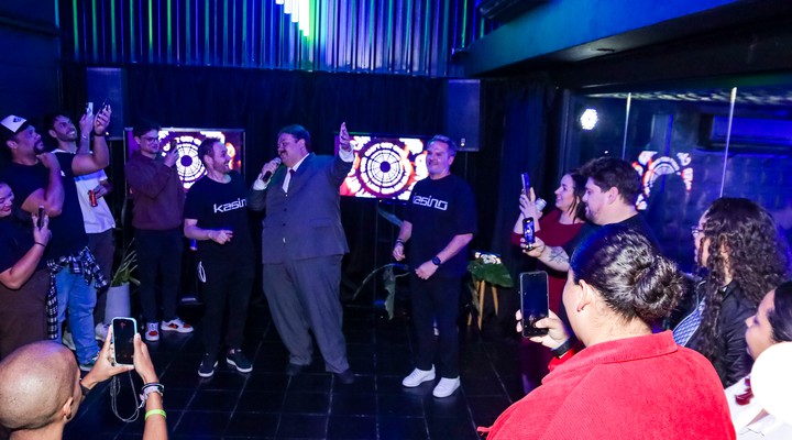 Listening Party de "Can't Get Over Remixes" - Foto: @luansloboda