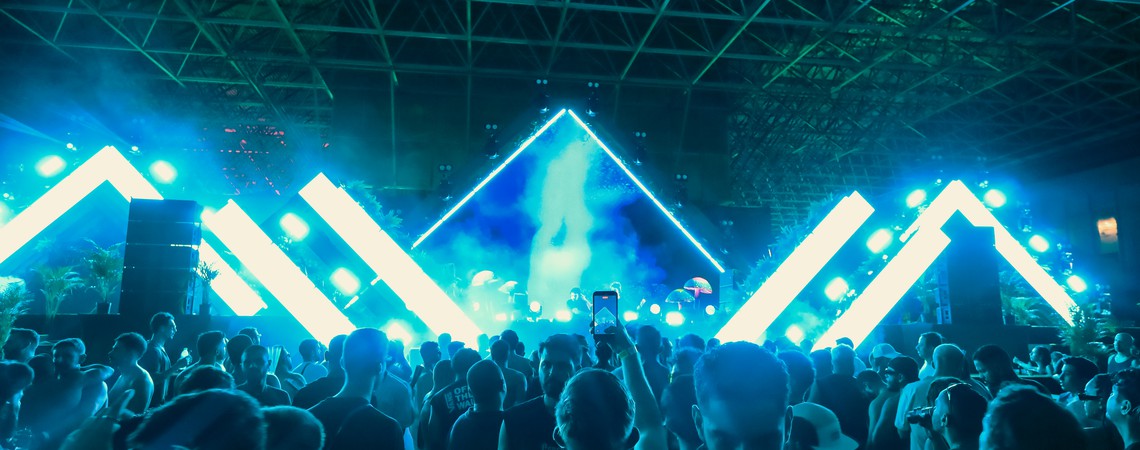 Festa APOGEU retorna a São Paulo neste sábado, 7 de março, no Komplexo Tempo