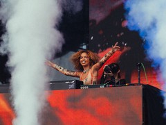 Bruna Strait estreia no Lollapalooza Brasil 2026 nesta sexta-feira