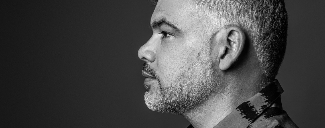 “Tempo”: Leo Janeiro transforma 30 anos de pista em álbum maduro e vibrante