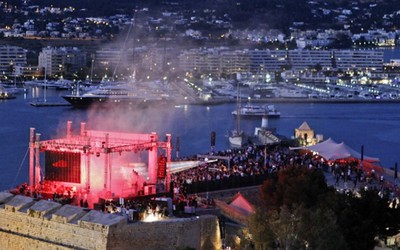 Turismo em Ibiza poderá voltar a acontecer no verão com passaporte de vacina