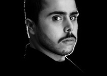Minimalismo, groove e intensidade: o novo momento de Krishna Baby
