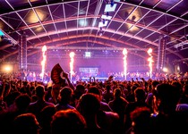 Aniversário de 21 anos do Sound Waves terá Adrián Mills, Cloudy, TRYM, Cloudy, Restricted e muito mais em Portugal