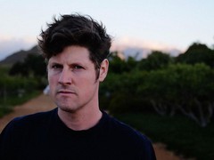 Warung Beach Club recebe Mano Le Tough no sábado de Páscoa para mais um capítulo histórico no Templo