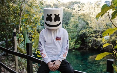 Marshmello se apresenta na final da Champions League 2021