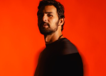 Maz relembra seus últimos sets internacionais e fala sobre versatilidade: “No fim, tudo é música”