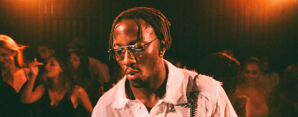 AMÉMÉ lança a track “Chulo” após temporada em Ibiza e se apresenta no Rio de Janeiro e em São Paulo em outubro