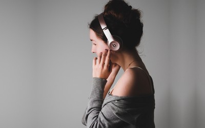 A música eletrônica é o gênero musical que mais contagia, segundo estudo