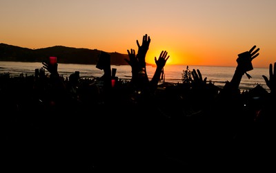 Réveillon de 7 dias no Privilège Búzios conta com Alok, Dubdogz, KVSH e mais