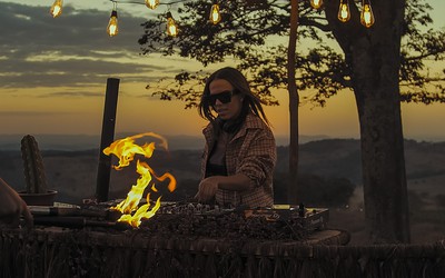 Você sabe do que se trata a filosofia Ubuntu? Descubra na live da DJ e produtora Ramona
