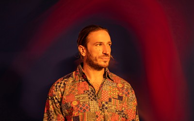 Energia e sensibilidade: DOGMA traz alemão Emanuel Satie ao D-EDGE Rio