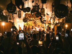 Safari Beach Jurerê celebra Réveillon 2026 com experiência premium à beira-mar