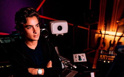 Theo Braga lança podcast “Backstage Sessions”