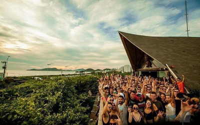 Warung Beach Club celebra 23 anos neste sábado, com edição especial em formato Day Party com All Day I Dream