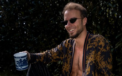 Confirmado no Universo Paralello pela quarta vez, DJ e produtor belga, Adrien, apresenta set com inspiração brasileira