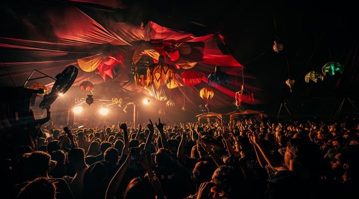 Palco Nomad do Surreal Park