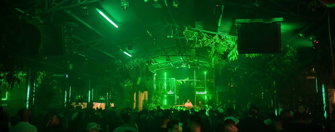 Botanic celebra quatro anos no Surreal Park e traz Apollonia ao Brasil com sua rara formação completa no dia 17 de julho