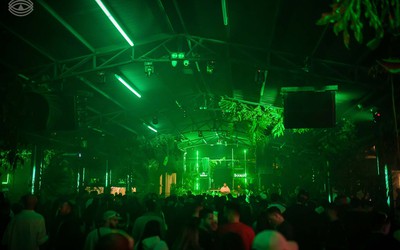 Botanic celebra quatro anos no Surreal Park e traz Apollonia ao Brasil com sua rara formação completa no dia 17 de julho