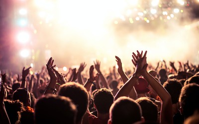 Festivais de música podem retornar com capacidade total no Texas e no Mississippi