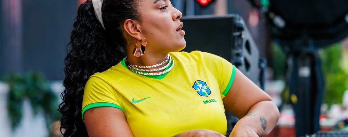 Carola celebra collab com Fatboy Slim e Felix Da Housecat: "Faz você perceber que todo o caminho valeu a pena"