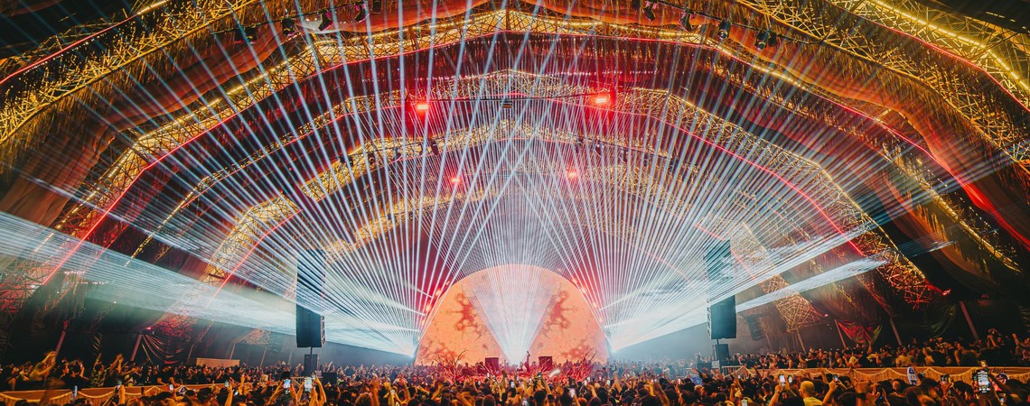 Surreal Park reúne grandes estrelas do cenário global para celebrar seus 4 anos, dia 29 de dezembro