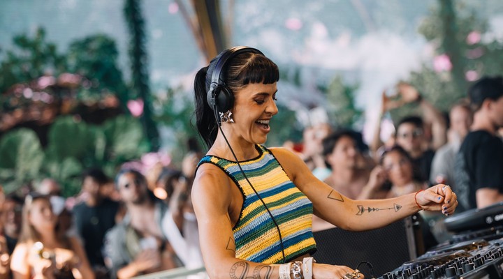 Camila Jun apresentou um set marcado pela house music e por referências à música brasileira no palco Crystal Garden (Divulgação / Tomorrowland)