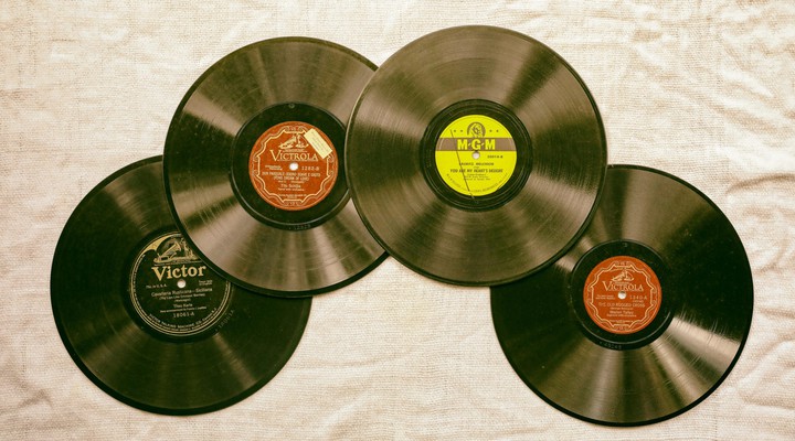 Discos de 78 RPM - Foto: Reprodução/Unplash, IMS