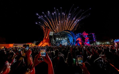 Armin van Buuren e Kaskade se apresentam no festival Na Praia, em Brasília, no dia 7 de setembro