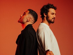 Maz, artista conhecido por unir brasilidades e beats eletrônicos, lança “Ocean”, parceria com Viot