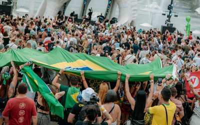Brasil é destaque em festival Tomorrowland Bélgica, que reuniu 400 mil pessoas