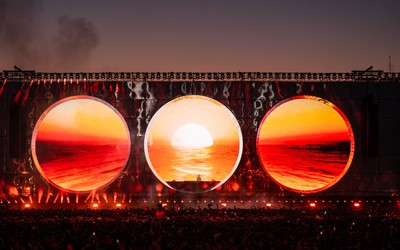 Sunsetstrip, de Hernan Cattaneo, anuncia BLANCAh e BRVNOV no lineup de sua primeira edição no Brasil