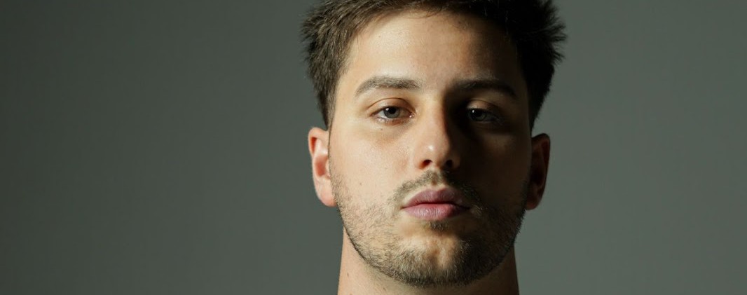 Após estreias internacionais e expansão na carreira, Annëto une maturidade artística e emoção em “By My Side”