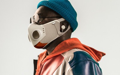 Will.i.am lança máscara hi-tech com Bluetooth, luzes led e até ventilador